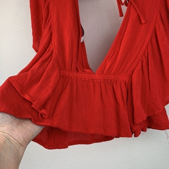Forever 21 crinkle gauze deep V, crop peplum blouse buttons ruffle sleeves EUC - Picture 3 of 5